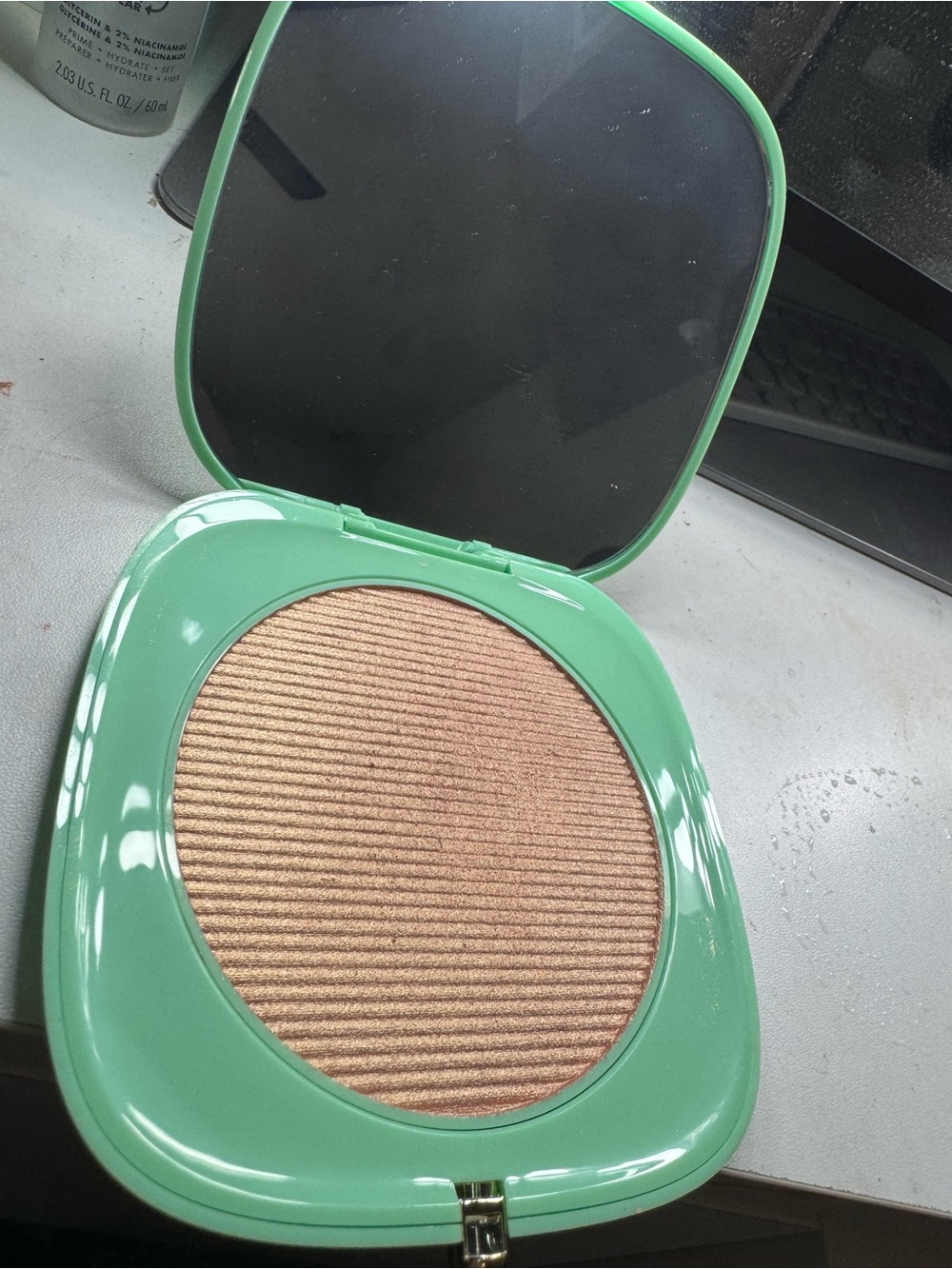 Marc Jacobs All Over Luminizer - Picture 2 of 4